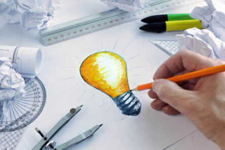 Chia sẻ quá trình thiết kế logo lớp năm 2022