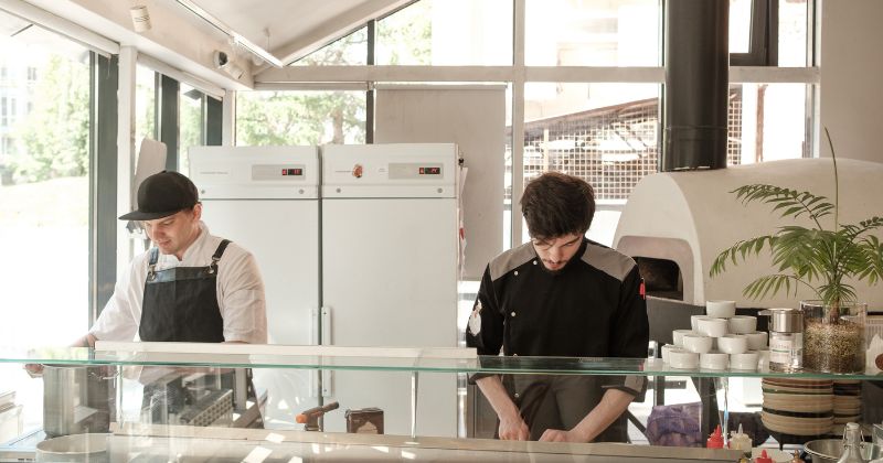Nhượng quyền thương mại là gì. Nhượng quyền thương mại là gì.